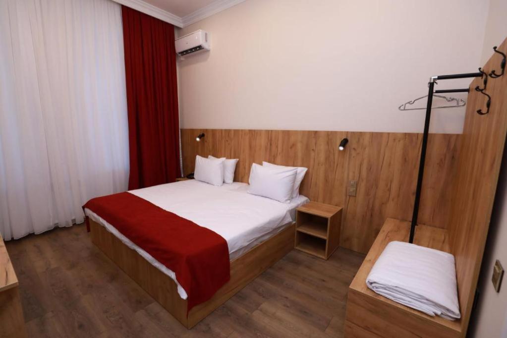 London Hotel And Guest House Баку Экстерьер фото