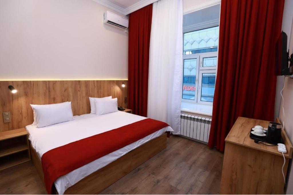 London Hotel And Guest House Баку Экстерьер фото