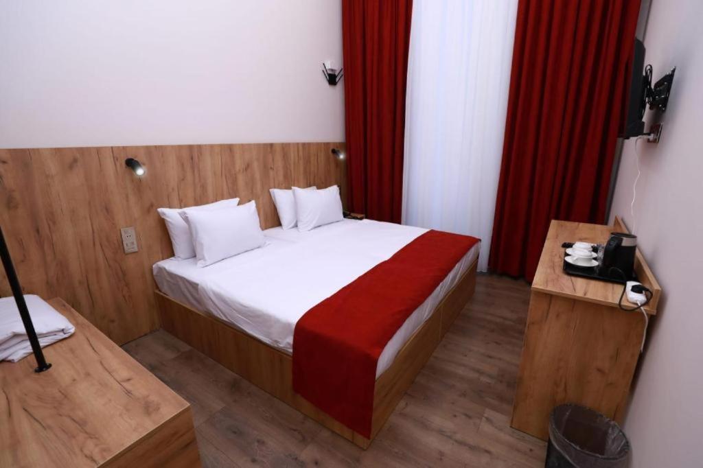 London Hotel And Guest House Баку Экстерьер фото