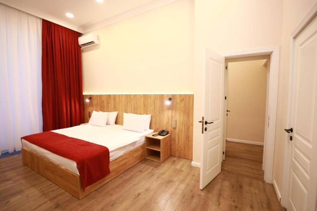 London Hotel And Guest House Баку Экстерьер фото