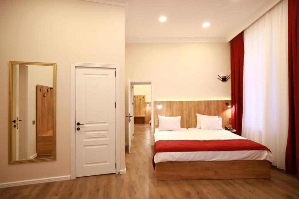London Hotel And Guest House Баку Экстерьер фото