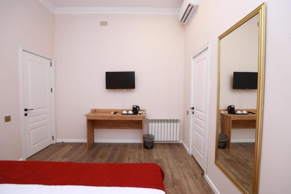 London Hotel And Guest House Баку Экстерьер фото
