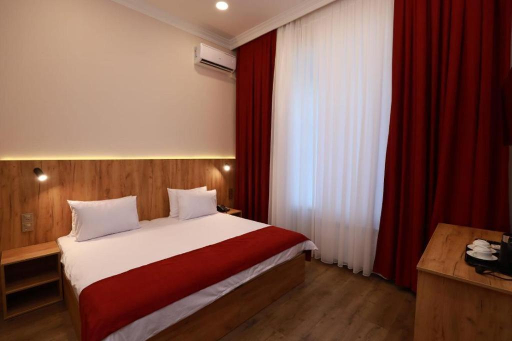 London Hotel And Guest House Баку Экстерьер фото