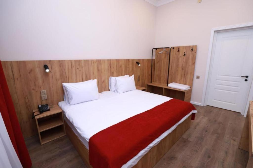 London Hotel And Guest House Баку Экстерьер фото