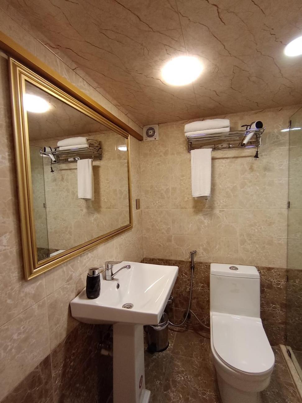 London Hotel And Guest House Баку Экстерьер фото