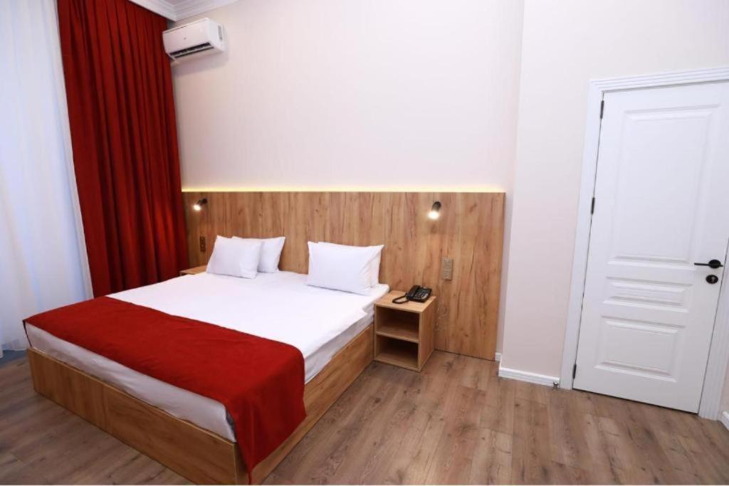 London Hotel And Guest House Баку Экстерьер фото